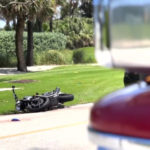 After driver falls off in crash, motorcycle hits pedestrian at Palm Beach golf course