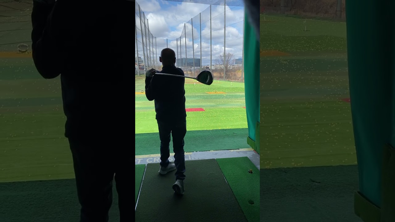 Golf-golf-at-the-Golf1-driving-range-in-Palisades-Park.jpg