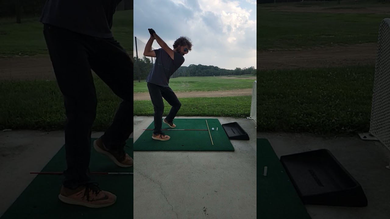 duckhook-golf-putt-sidesaddle-fullswing-golfswing-slomo-slomotion-hardwork-practice.jpg