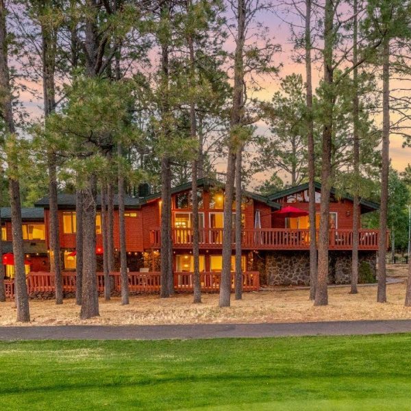 $2,250,000 Luxurious Golf Estate in Continental Country Club | 1407 N Mariposa Road Flagstaff, AZ