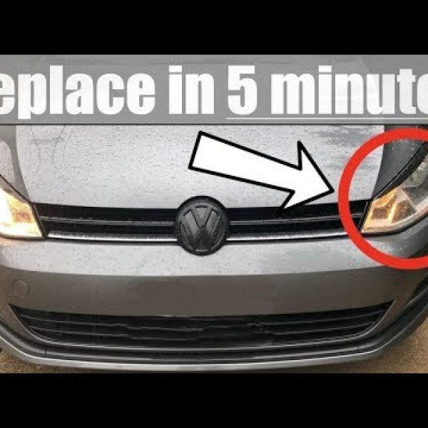 (DIY) Volkswagen Headlight Low Beam Bulb Replacement | No Tools | MK7 Golf