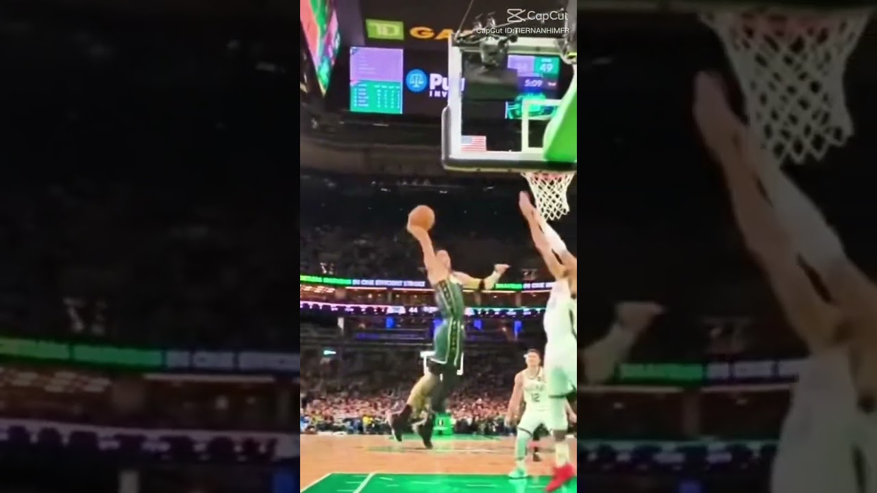 Jay sun Tatum dunks on Giannis #viral #footballcrazy #americanfootball #nfl #golfshoes