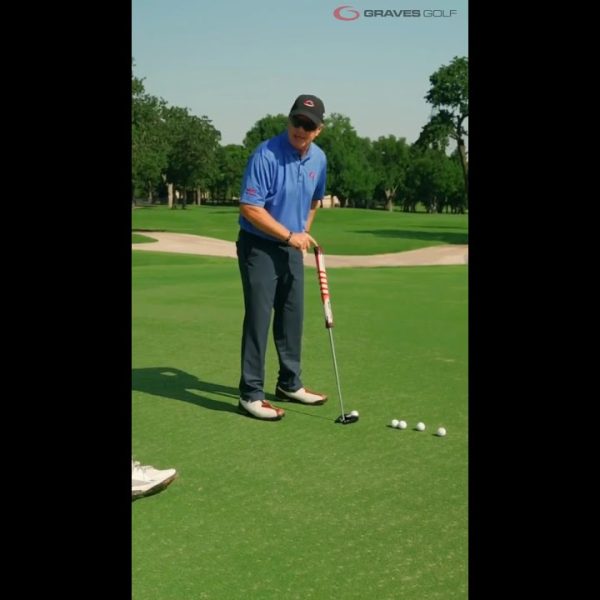 Lock-N-Roll Putter - Setting up to the Putt