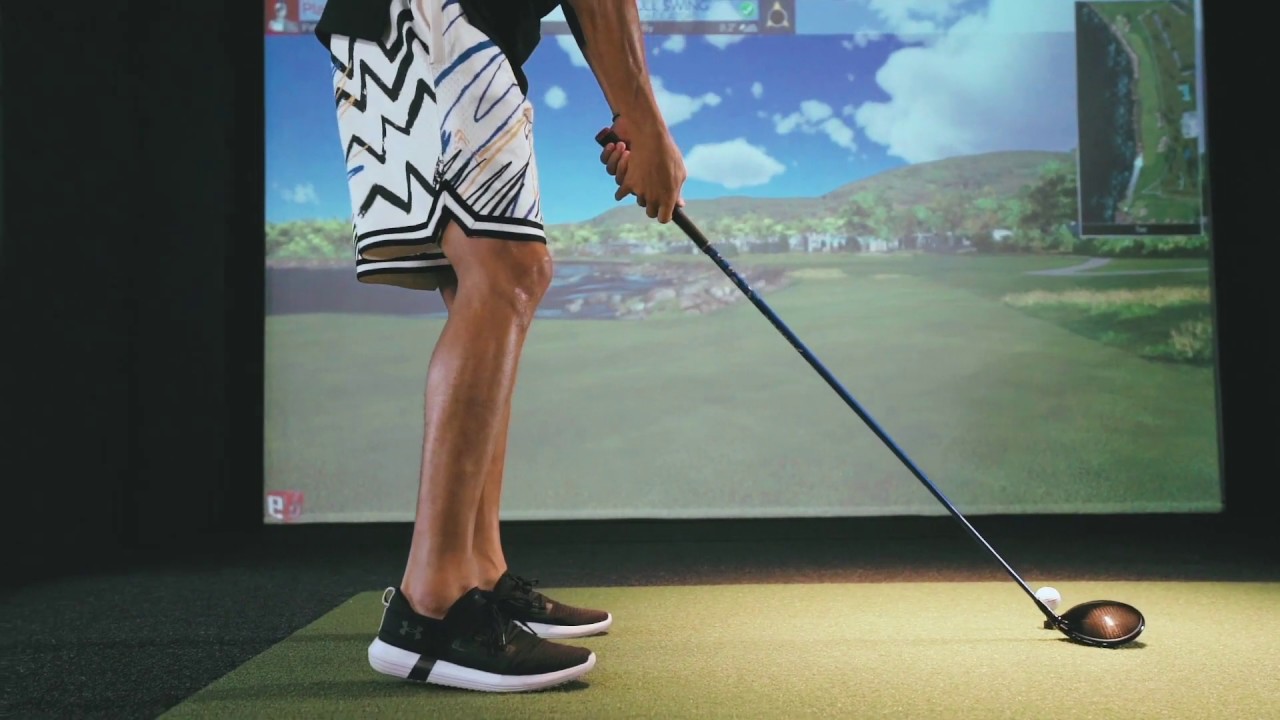 Steph-Curry-Plays-with-Full-Swing-Golf-Simulator-at-Home.jpg